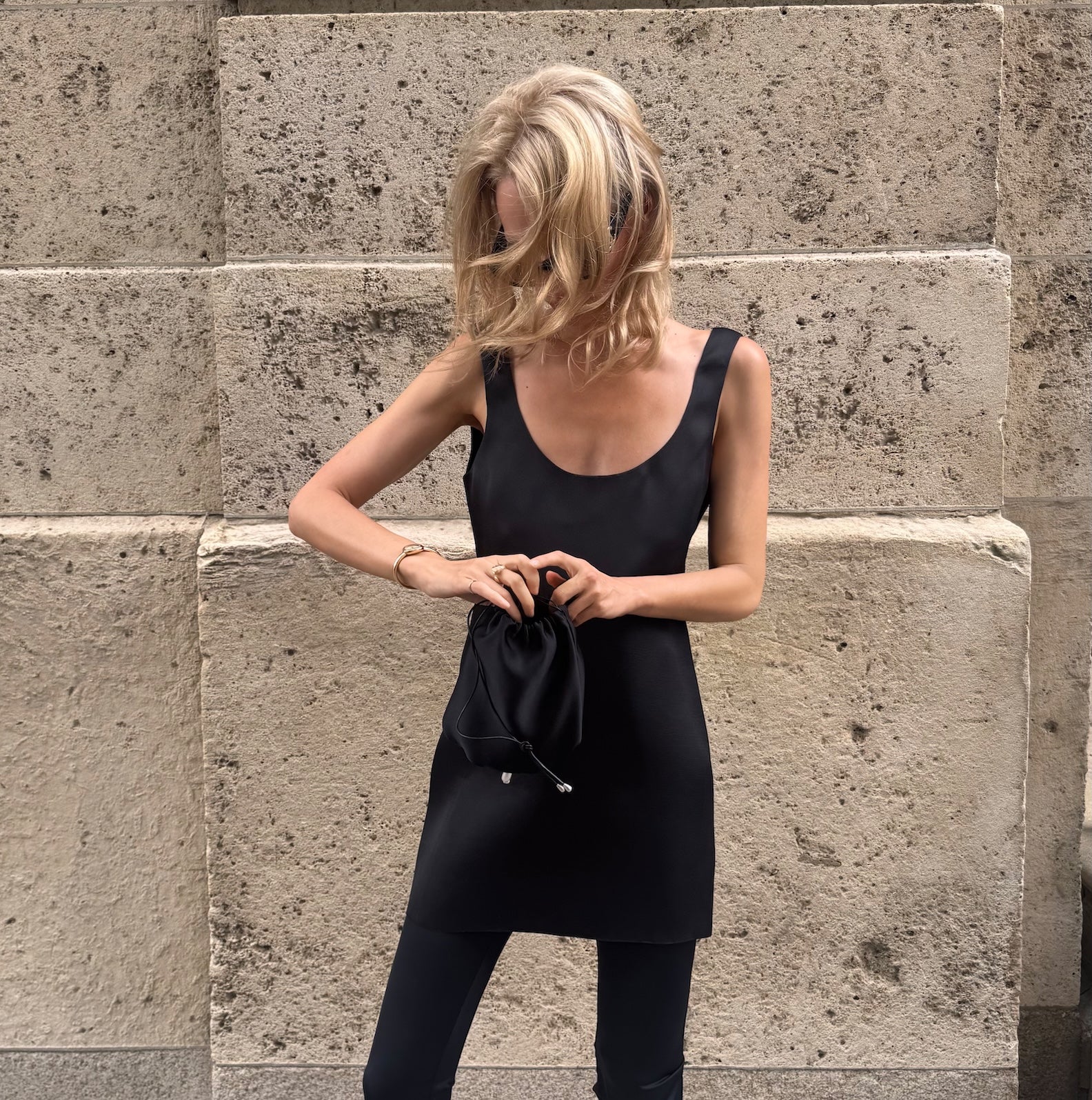 Black silk bag with pearl - Image 3